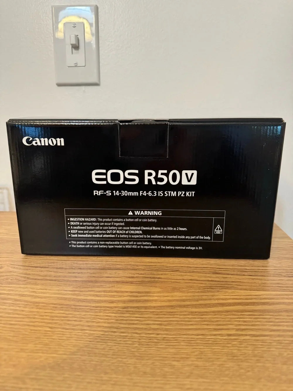 Canon EOS R50 V Mirrorless Camera Kit RF-S 14-30mm Lens Bag Card