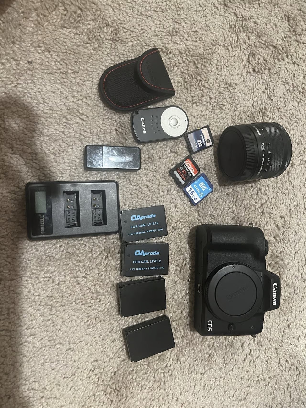 Canon EOS M50 Mirrorless Camera with 15-45mm Lens Battery Charger 24.1MP 4K