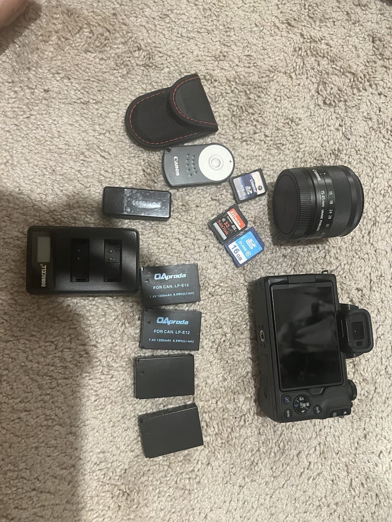 Canon EOS M50 Mirrorless Camera with 15-45mm Lens Battery Charger 24.1MP 4K